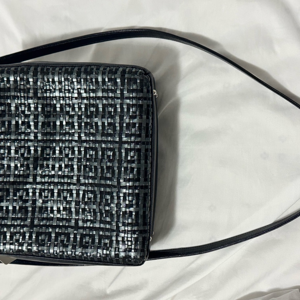 Elegant Black Givenchy Patterned Women's Bag/ crossbody - Picture 7 of 7